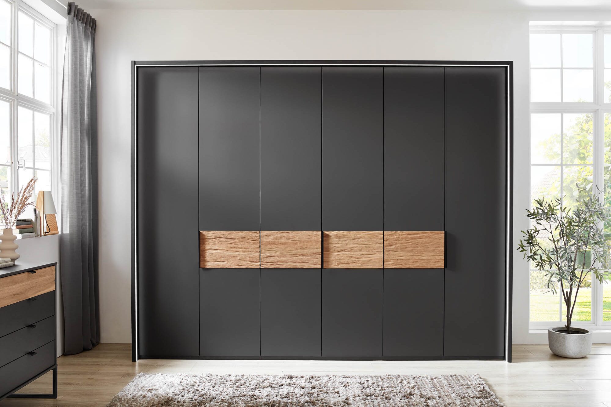 wiemann-acapulco-drehtuerenschrank-graphit-riffholz
